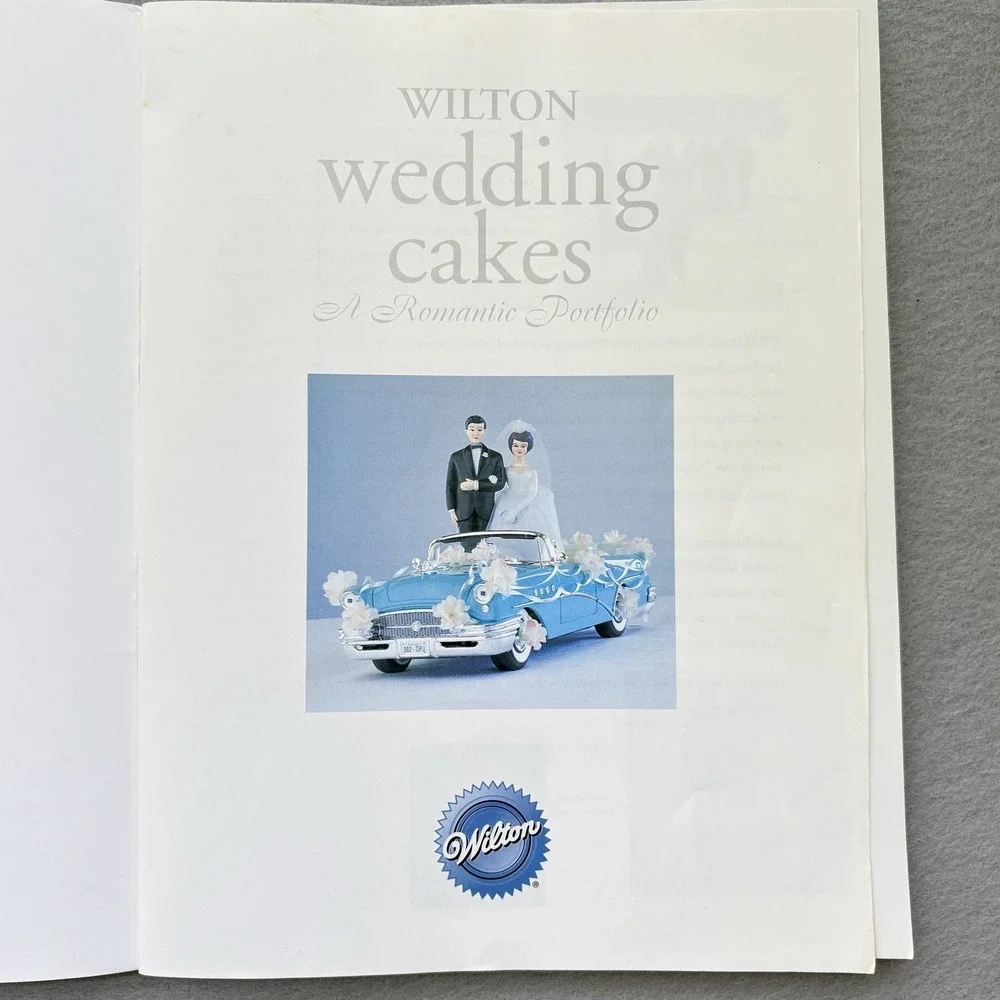 Vintage 2002 Wilton Book Wedding Cakes: A Romantic Portfolio Wedding Cake